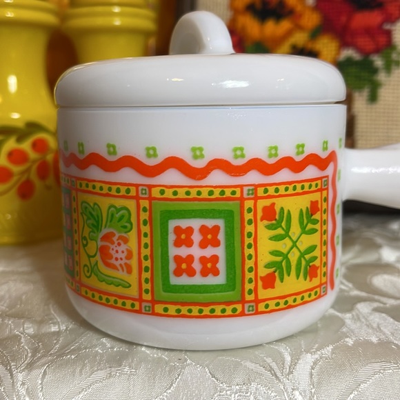 1970´s Avon Patchwork Print Milk Glass Candle Holder/Trinket Dish Soup Mug - Picture 2 of 11